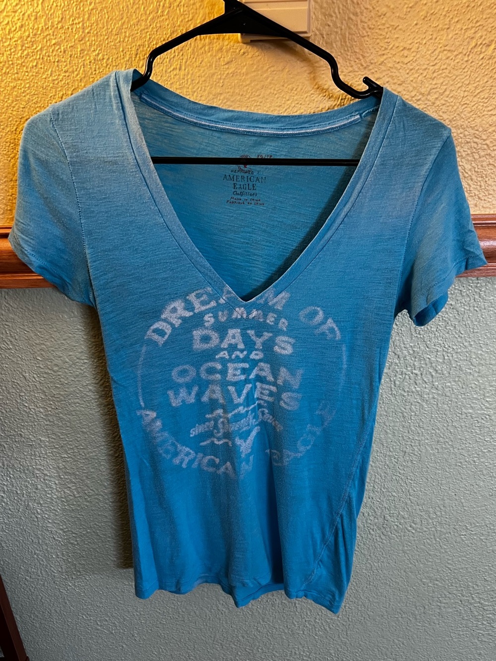 American Eagle Y2K Summer Ocean Graphic Tee 🌊